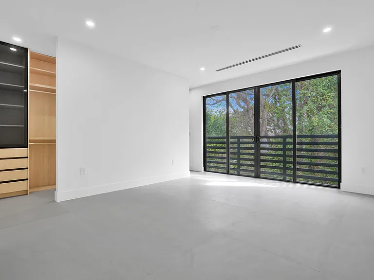 5117 NW 4th Ave — Photo 12