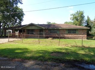 3819 Howell St, Moss Point, MS 39563