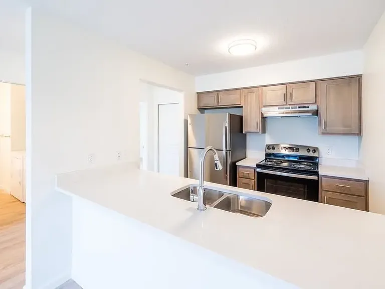 Gateway Apartments — Photo 4