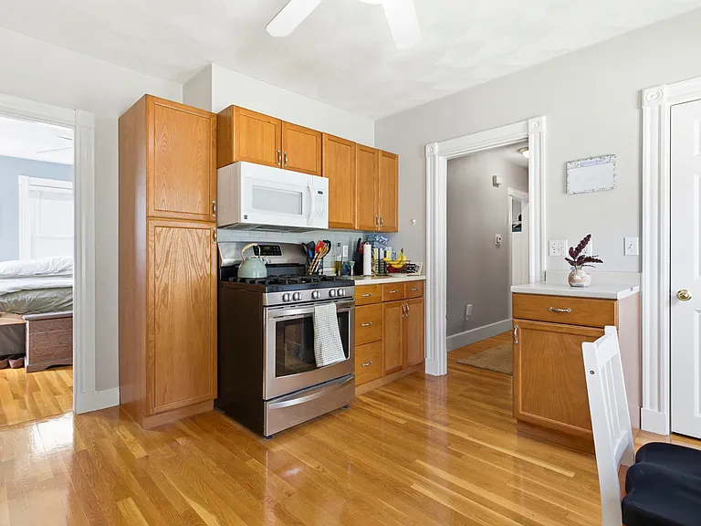 53 Willard St #1 — Photo 8