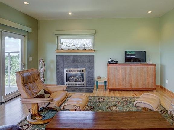 5th image of 703 S Sand Dune Ave SW