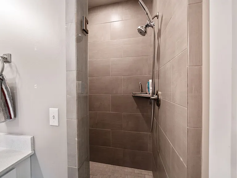 3083 Lori Ln — Photo 17