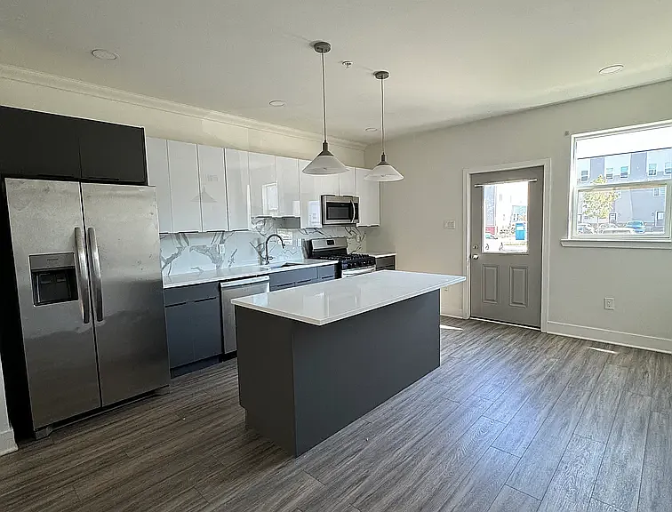 2511 E Tioga St #F8 — Photo 1