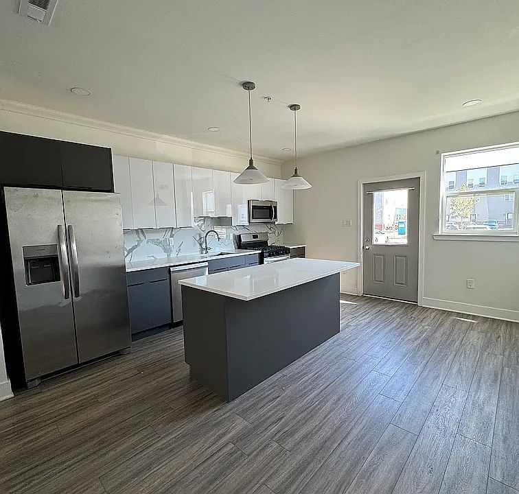 1st image of 2511 E Tioga St #F8