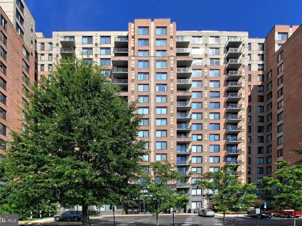 2451 Midtown Ave APT 109, Alexandria, VA 22303