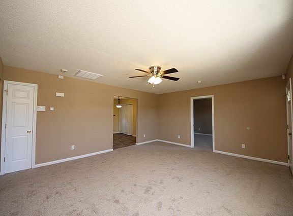 3rd image of 1102 Stephens St