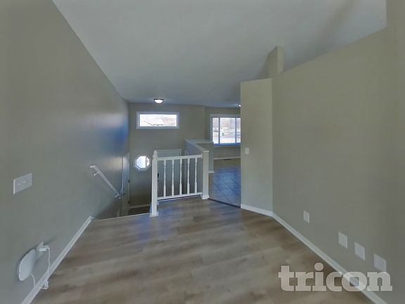 3rd image of 14098 Yosemite Ave S