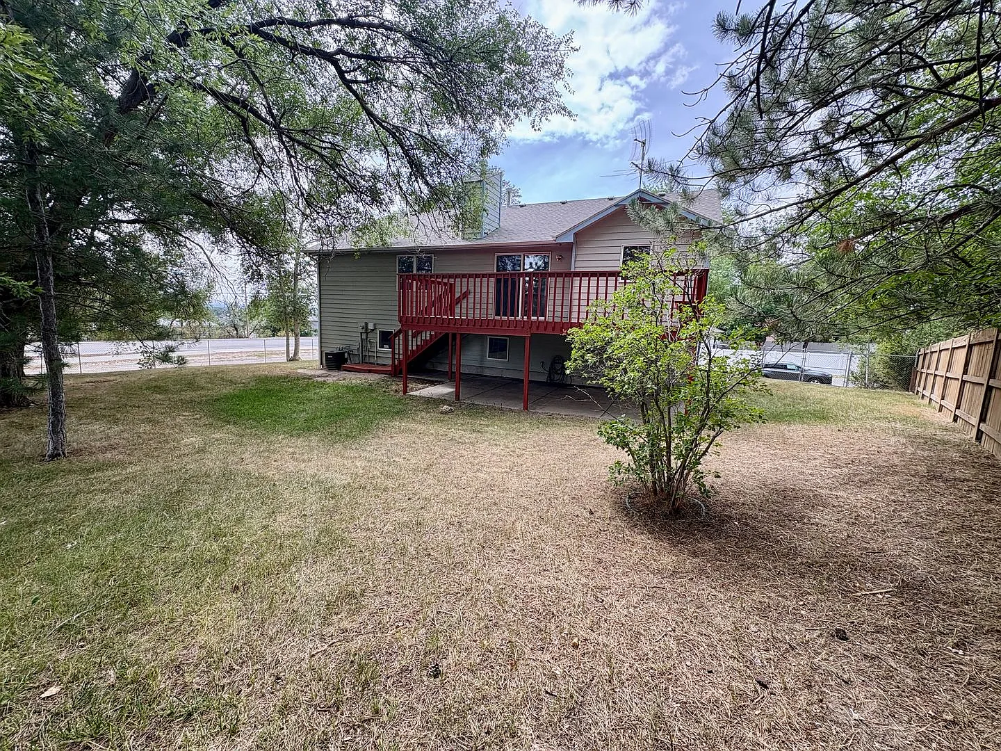 Large West End Home! — Photo 4