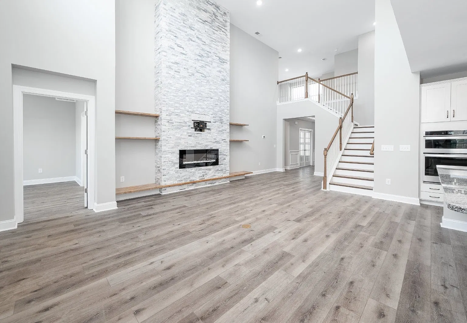5 bed, 3.5 bath, 2900 sqft, $3,650 — Photo 4