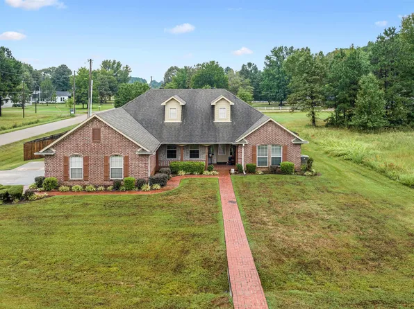 1070 Randall Rd, Texarkana, TX 75501