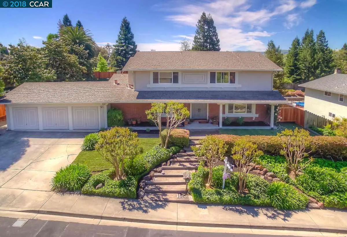 406 Como Way photo 1