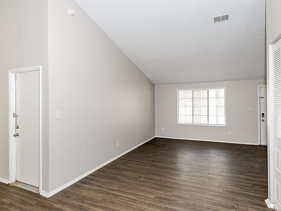5th image of 901 Glenfiddich Dr