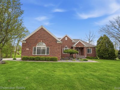 2185 Arapahoe Basin Ln, White Lake, MI, 48383