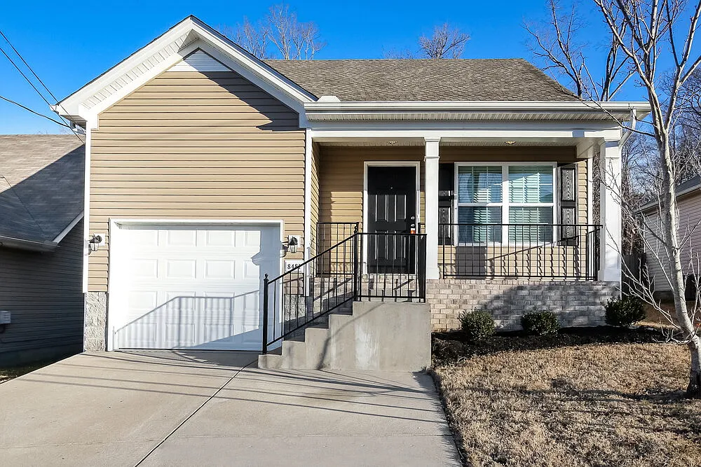 3 bed, 2.5 bath, 1372 sqft, $1,990 — Photo 1