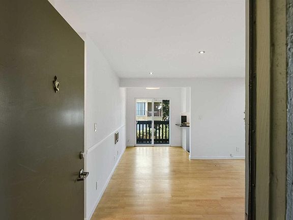 2nd image of 480 E Okeefe St APT 202