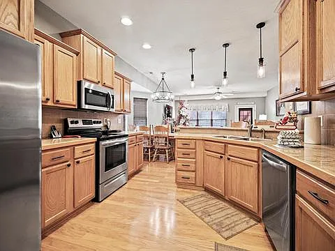 3 bed, 1683 sqft, $2,375 — Photo 4