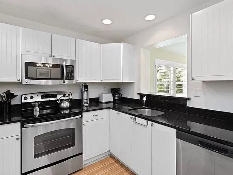 1588 Mandarin Rd — Photo 7