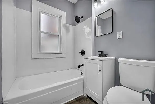 1114 E 112th St #2 — Photo 12