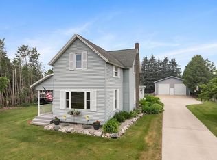 1217 Atkins Rd, Petoskey, MI 49770