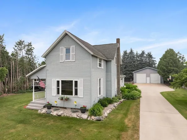 1217 Atkins Rd, Petoskey, MI 49770