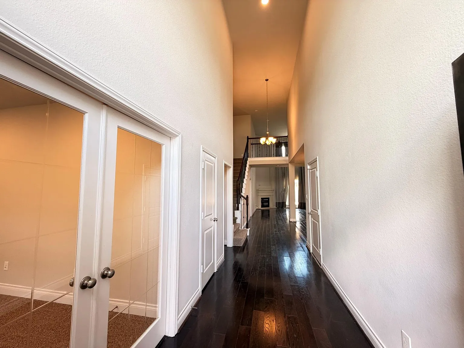 4 bed, 3.5 bath, 3423 sqft, $3,410 — Photo 3