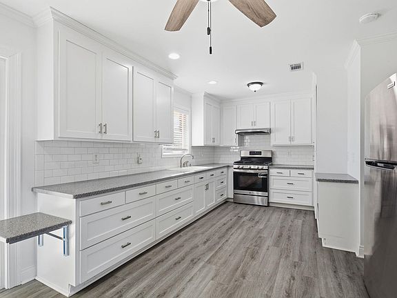 5th image of 4315 Oaklawn St
