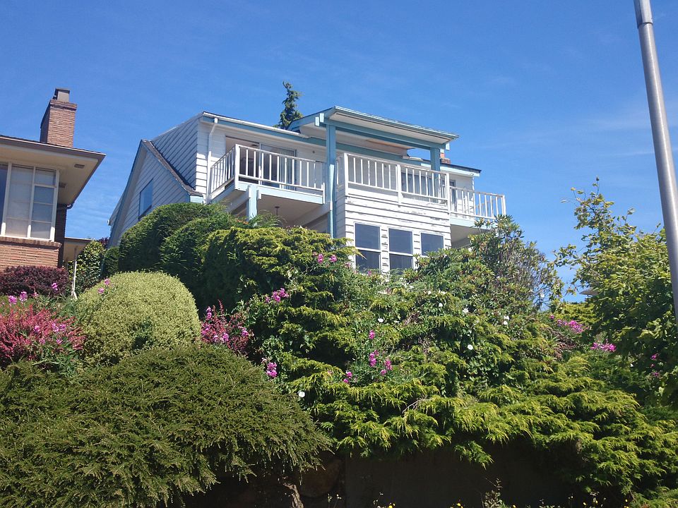 2nd image of 2468 Westmont Way W