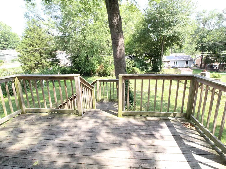 7109 Glenwood St — Photo 12