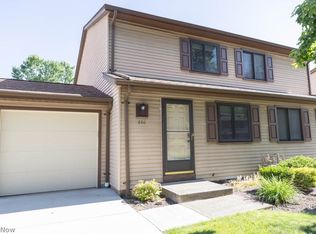880 Gino Ln, Cleveland, OH 44109