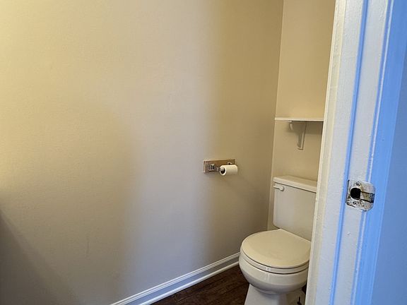 5th image of 1323 E 10th St #J