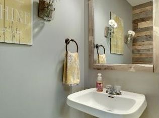 8904 Peep Oday Trl, Eden Prairie, MN 55347