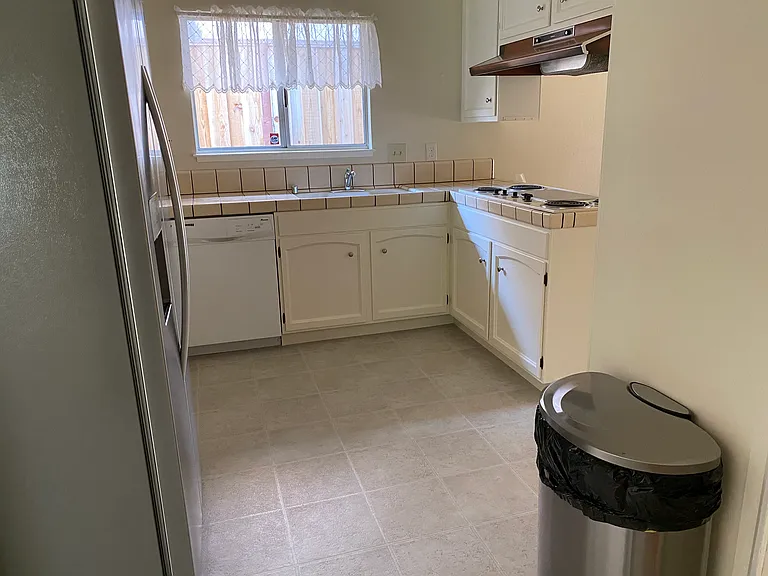 21507 Rainbow Dr — Photo 10