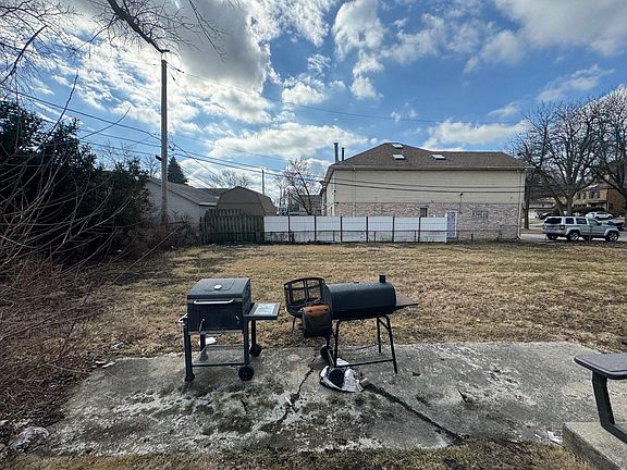 5th image of 11169 S Longwood Dr