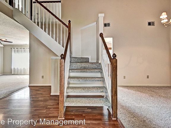 3rd image of 1572 Winthrope Dr