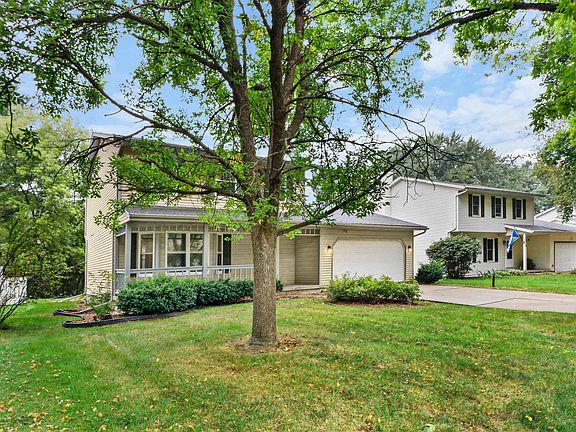 2nd image of 3022 Greenway Trl