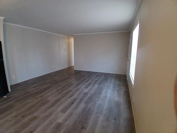 3rd image of 601 Carriage Lane Est