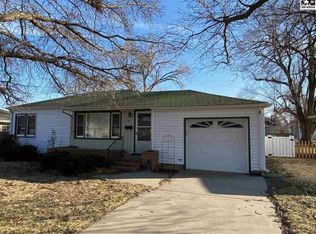 3 Harvest Ln, Hutchinson, KS 67502