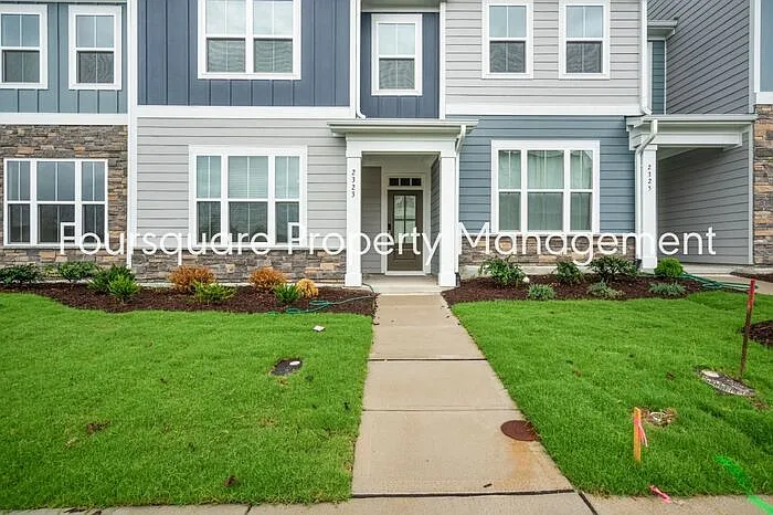 3 bed, 2.5 bath, 1650 sqft, $1,997 — Photo 2