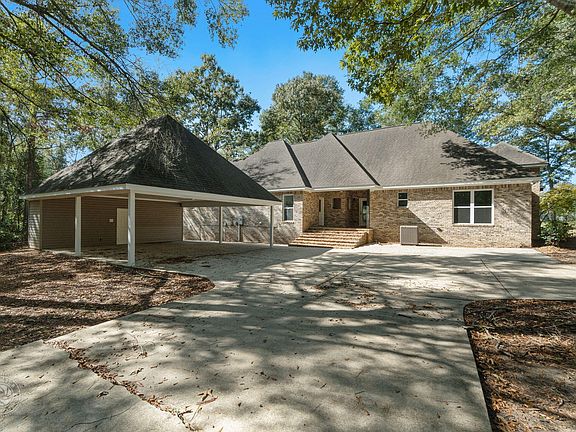 5th image of 34 Wandering Oaks Ln