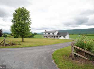 39 Mountain Rd, Kempton, PA 19529