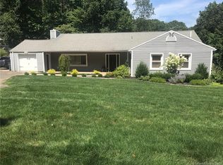 17 Bond Rd, Woodbridge, CT 06525