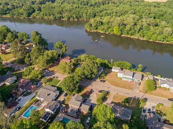 3rd image of 108 River Rd N