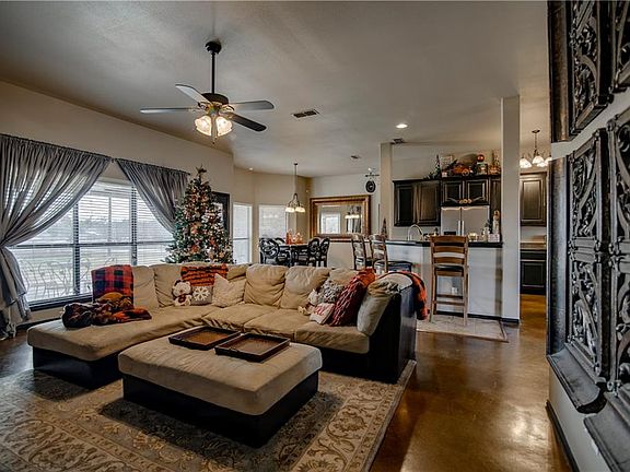 2nd image of 12566 Drexler Pl