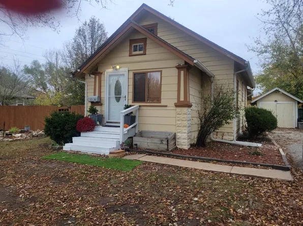 216 N Michigan St, Winfield, KS 67156