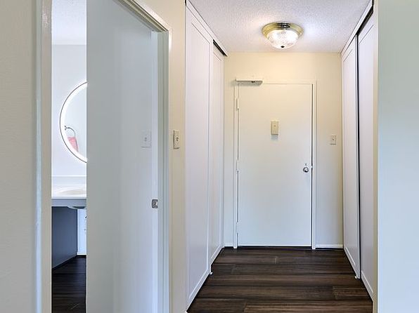 205 Yoakum Pkwy UNIT 305