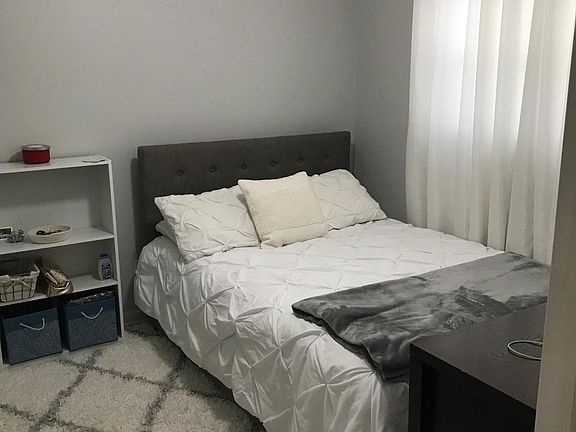 4th image of 4161 W Oakdale Ave APT 2C