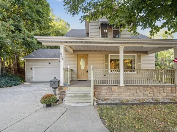 624 E Main St, Brighton, MI 48116