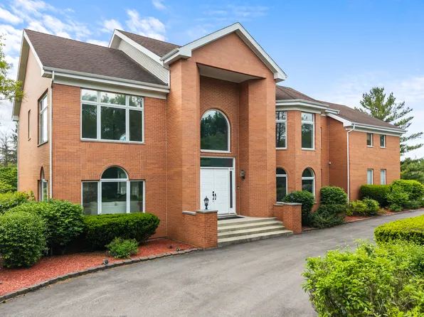 309 Dundee Rd, Barrington, IL 60010