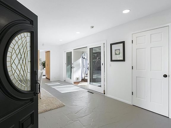 5th image of 12 Sunset Ln