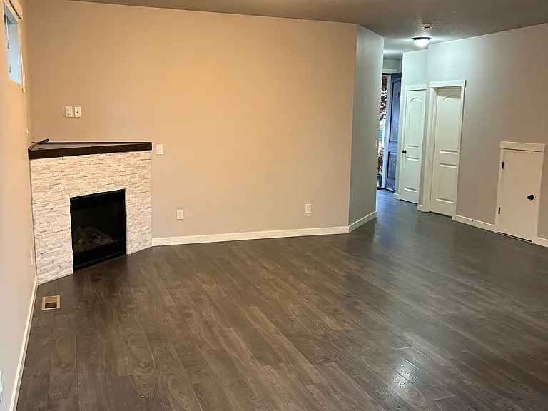 1400 NE 72nd Way — Photo 3